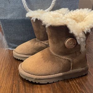 UGG Bailey Button Boots Toddler Size 7-8 Like New